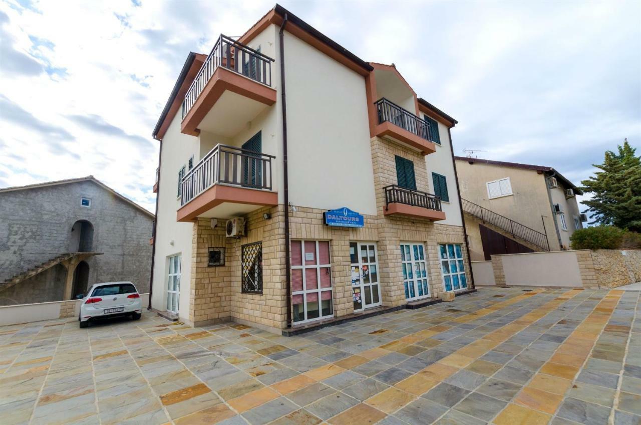 Apartments Karmen Primošten Buitenkant foto